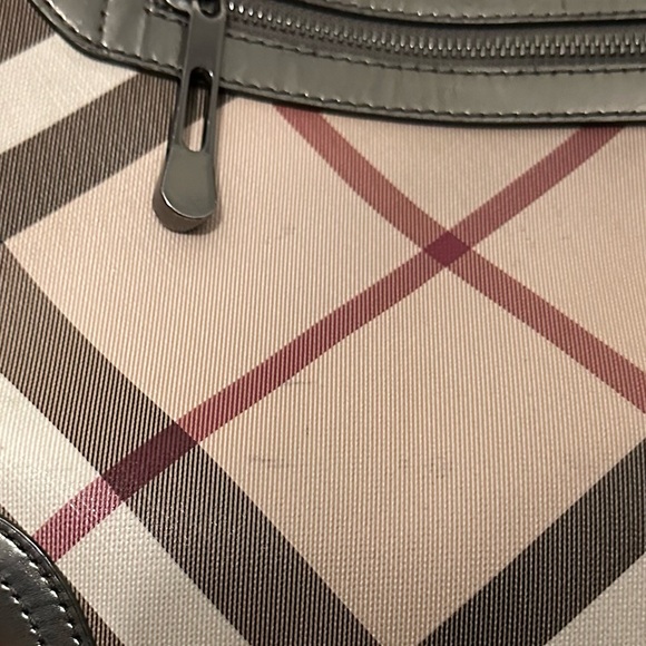 Vintage Burberry Dryden Nova Check Crossbody Bag with Patent Pewter trim GUC - Picture 3 of 16